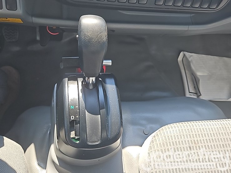 2019-hino-195-image-26