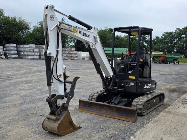 2019-bobcat-e35i-image-1