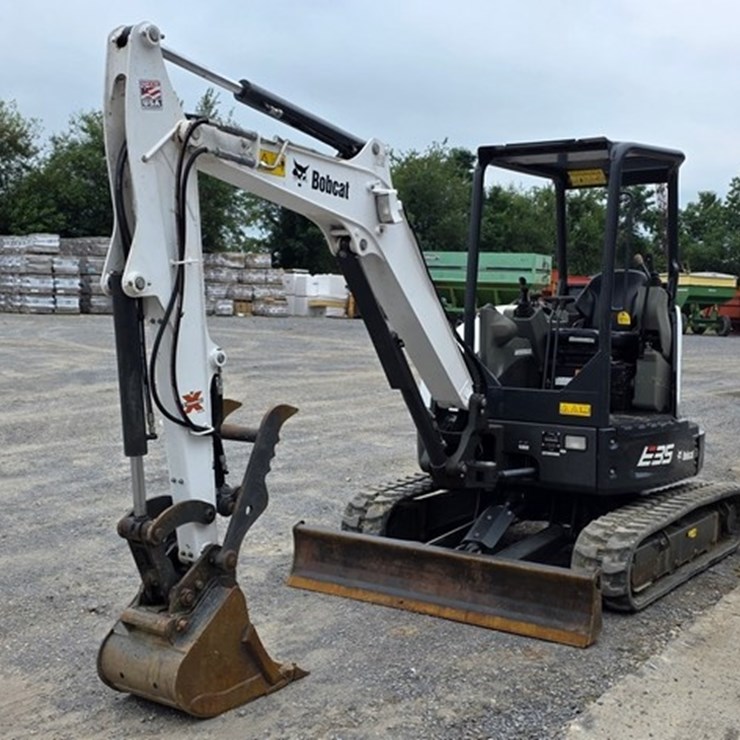2019 BOBCAT E35i