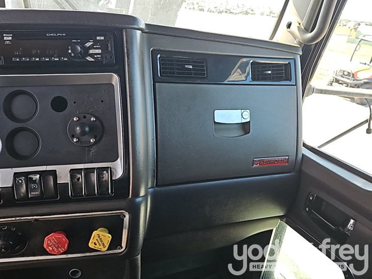 2007-kenworth-t600-image-47