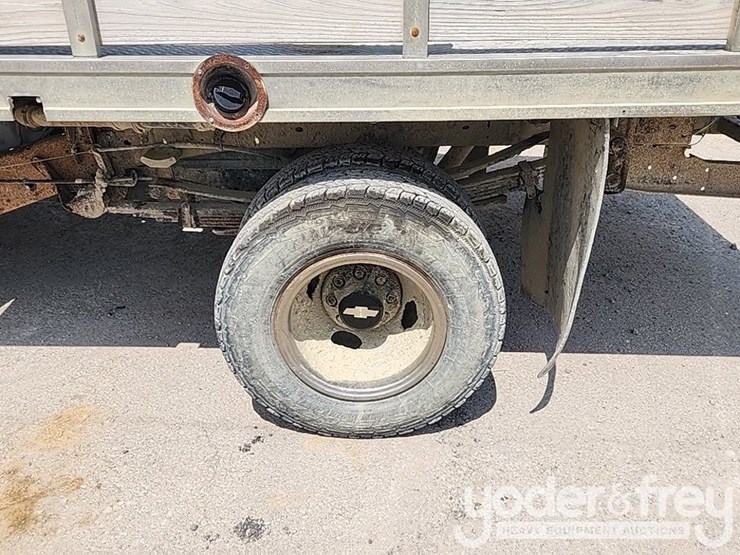 1998-chevrolet-3500-image-13
