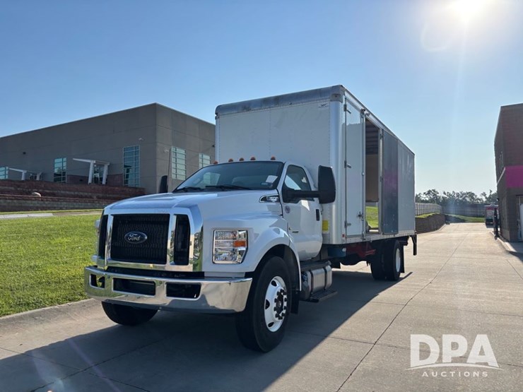 2023-ford-f650-image-18
