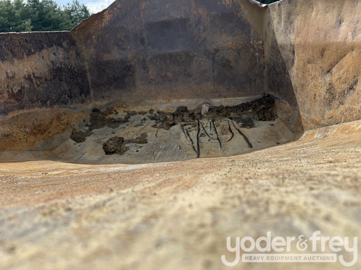 2005-jcb-718-image-35