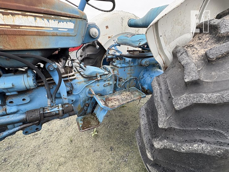 ford-4000-image-15