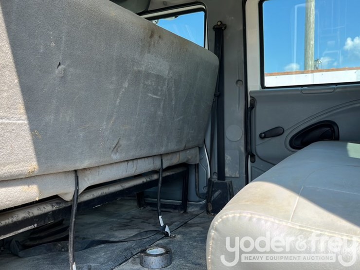 2003-international-durastar-4300-image-26