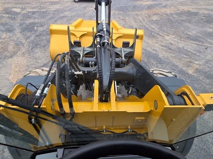 2021-deere-524l-image-68