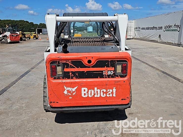 2017-bobcat-t590-image-21