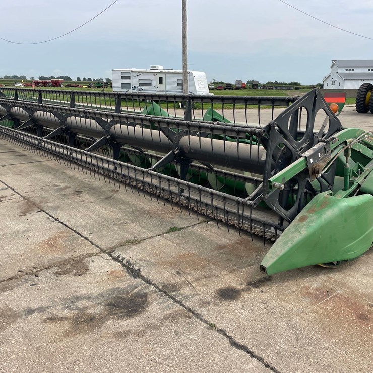 2011 JOHN DEERE 635F