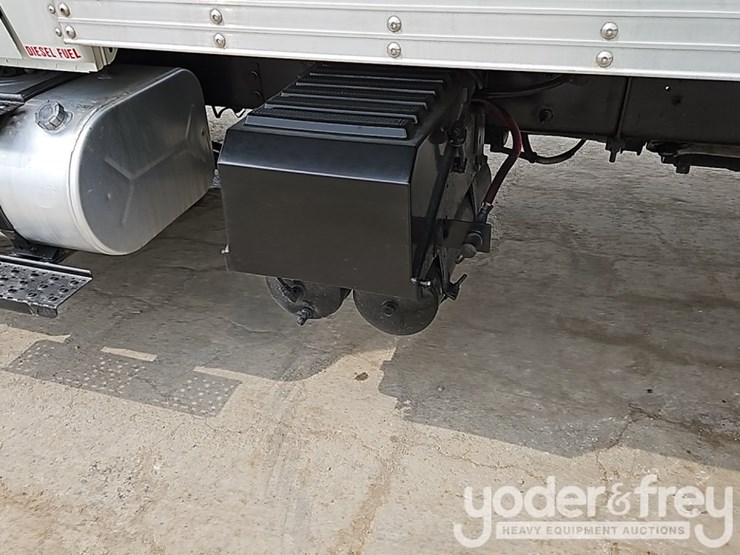 2017-international-durastar-4300-image-6