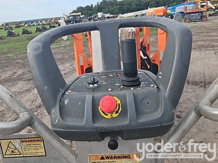 2018-jlg-t500j-image-32