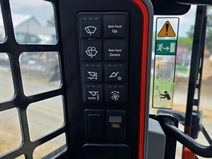 2023-bobcat-t66-image-54