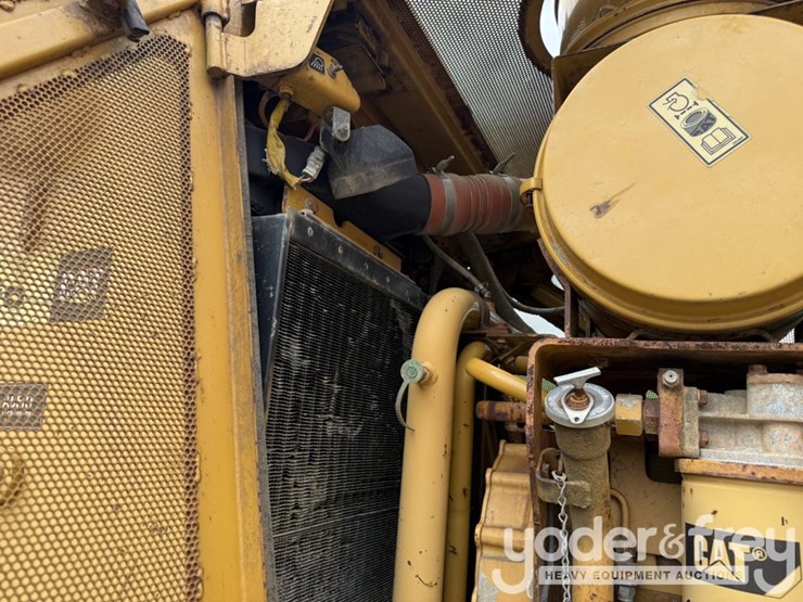 2005-caterpillar-d8t-image-41