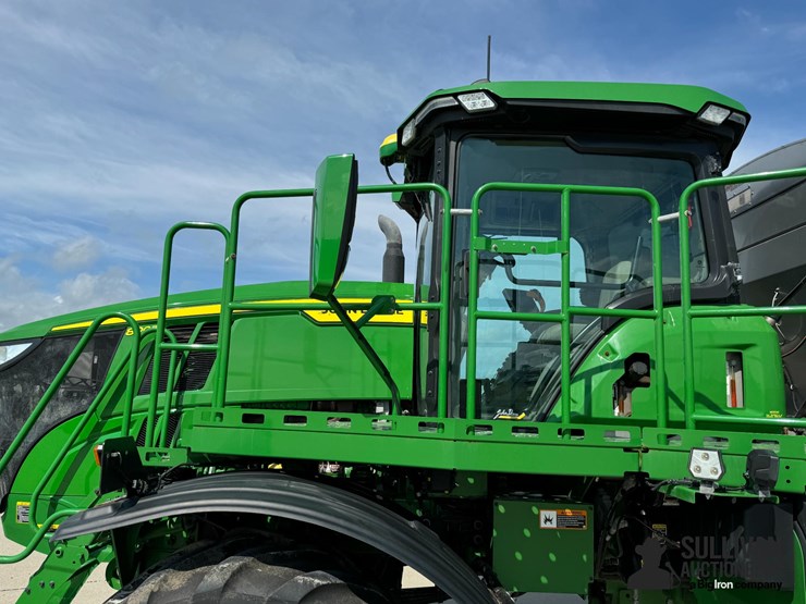 2022-john-deere-800r-image-10