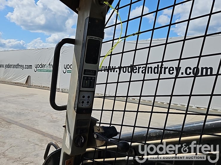 2018-new-holland-l228-image-24