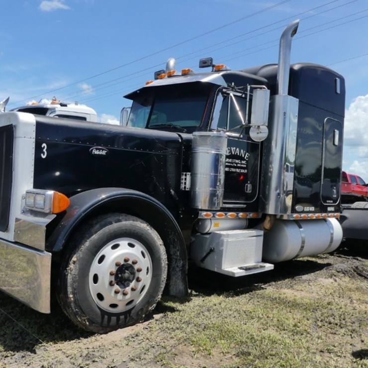 2002 PETERBILT 379