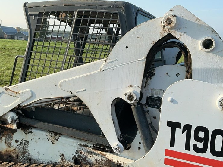 2004-bobcat-t190-image-15
