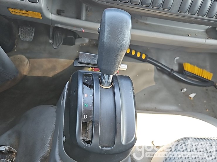 2019-hino-195-image-29