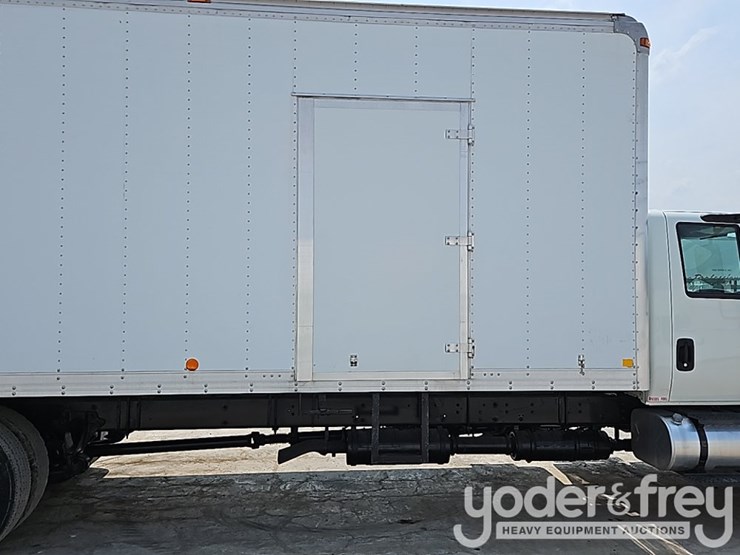 2017-international-durastar-4300-image-25
