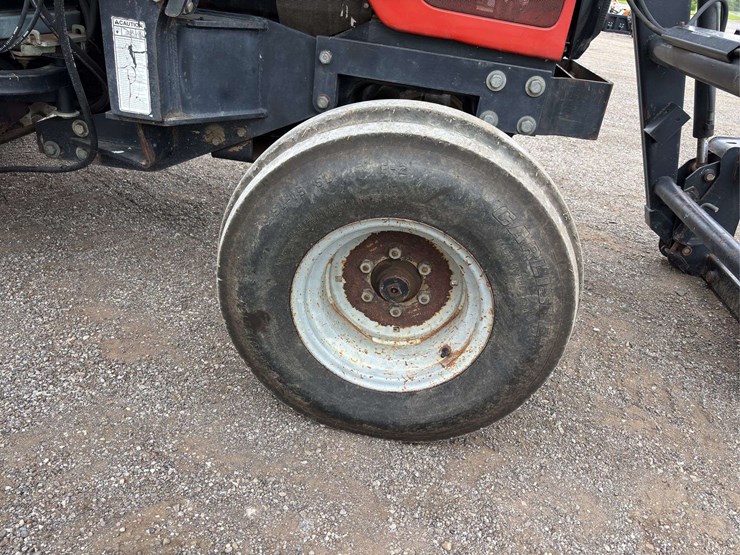 massey-ferguson-4225-image-10