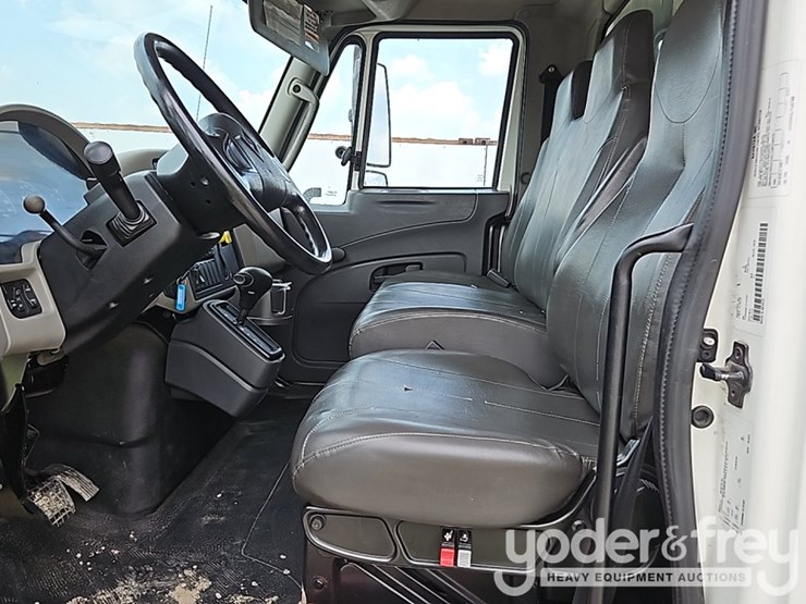2015-international-durastar-4300-image-34