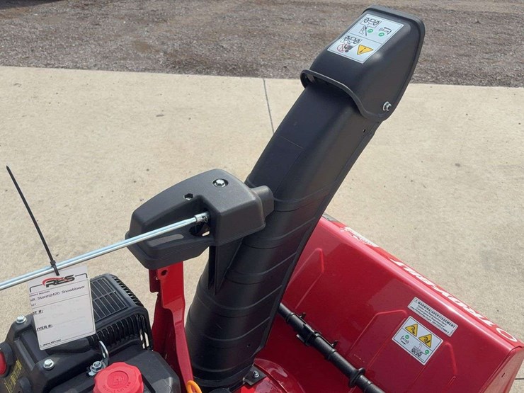 2022-troybilt-storm-2420-snowblower-image-9