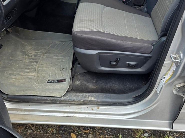 2011-dodge-2500-image-50