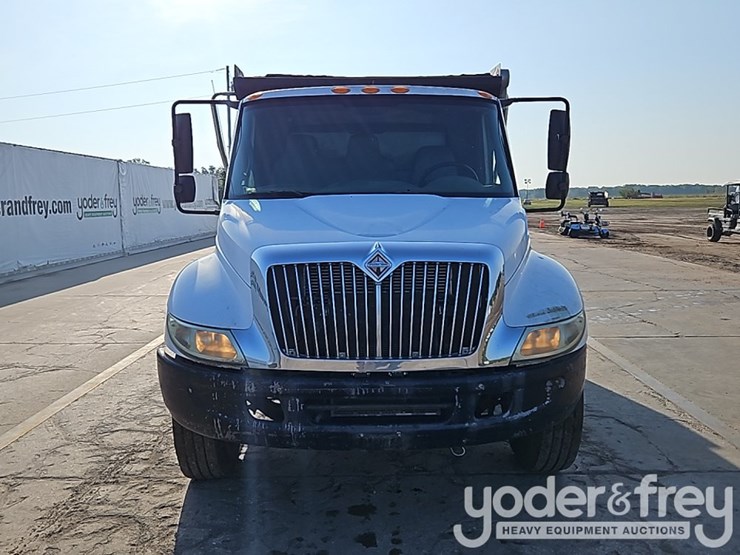 2006-international-durastar-4300-image-11