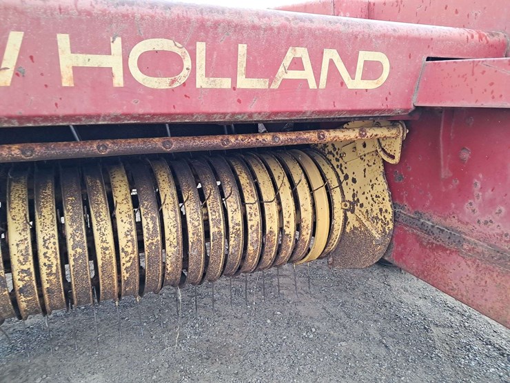 new-holland-310-image-16