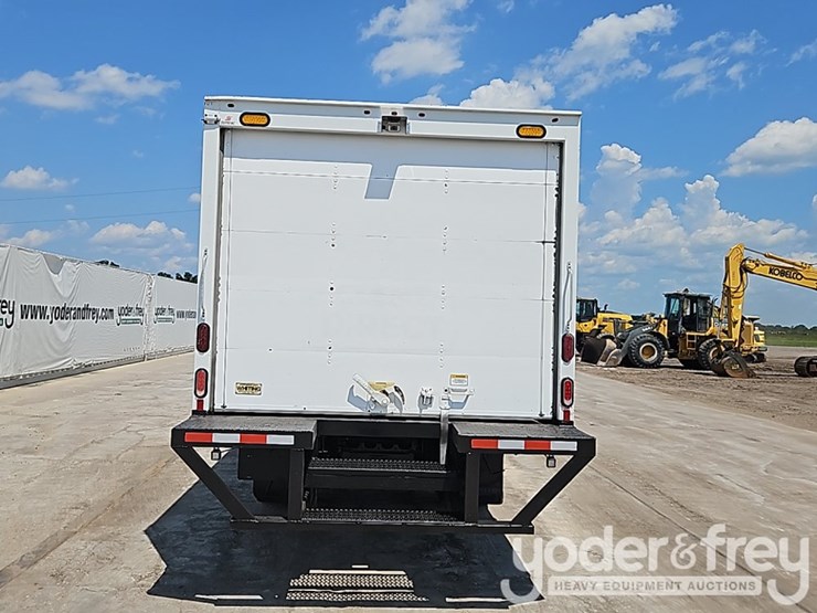 2019-hino-195-image-16