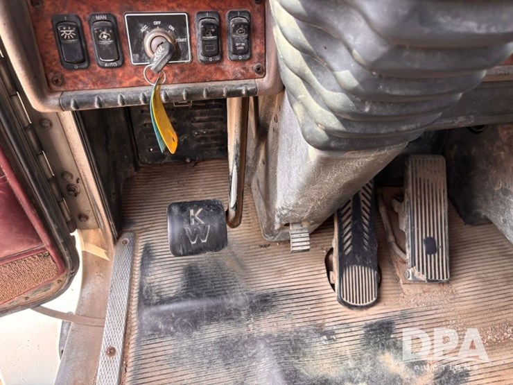 2003-kenworth-t800-image-83