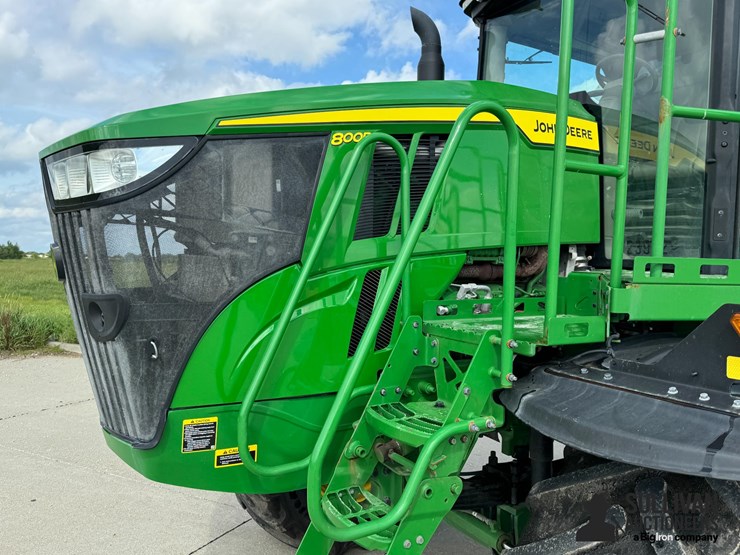 2022-john-deere-800r-image-9