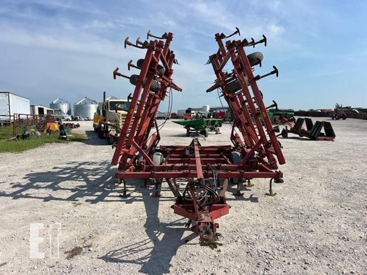 case-ih-4300-image-13