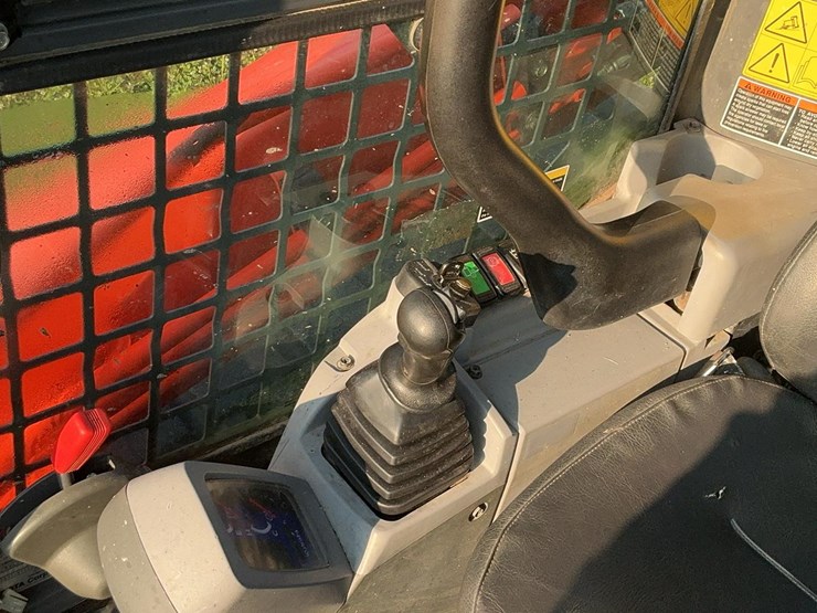 2015-kubota-svl90-2-image-52