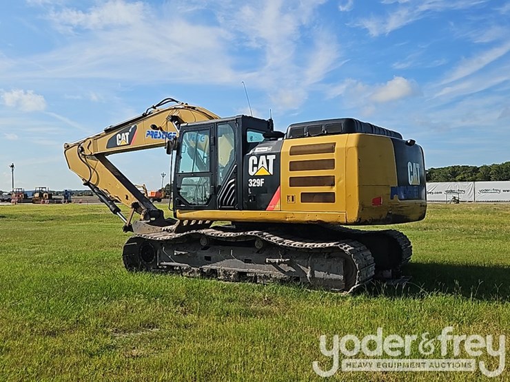 2015-caterpillar-329fl-image-3