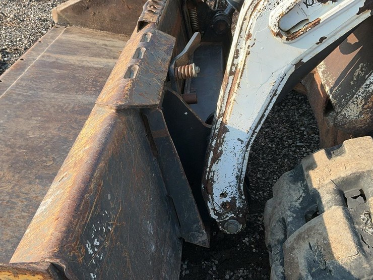2004-bobcat-t190-image-10