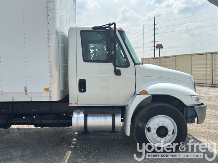 2017-international-durastar-4300-image-27