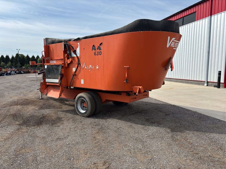 val-metal-b-max-630-cattle-feed-mixer-image-4