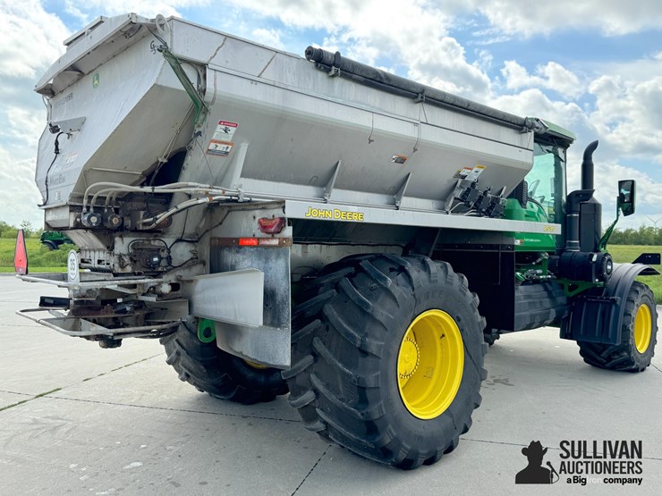 2022-john-deere-800r-image-5
