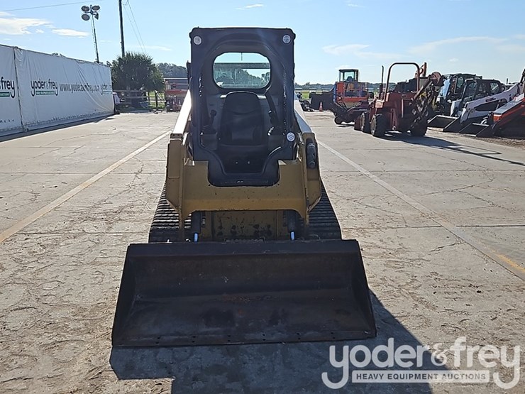 2015-caterpillar-257d-image-13