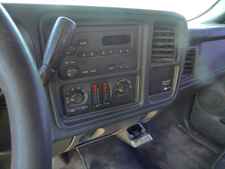 2003-chevrolet-3500-image-12