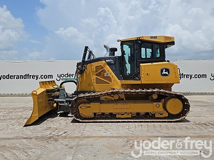 2022-deere-850l-lgp-image-3