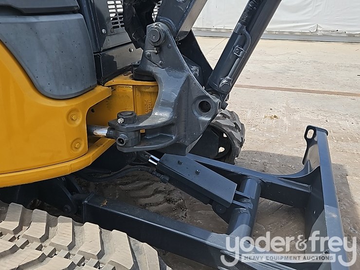 2023-deere-35g-image-14