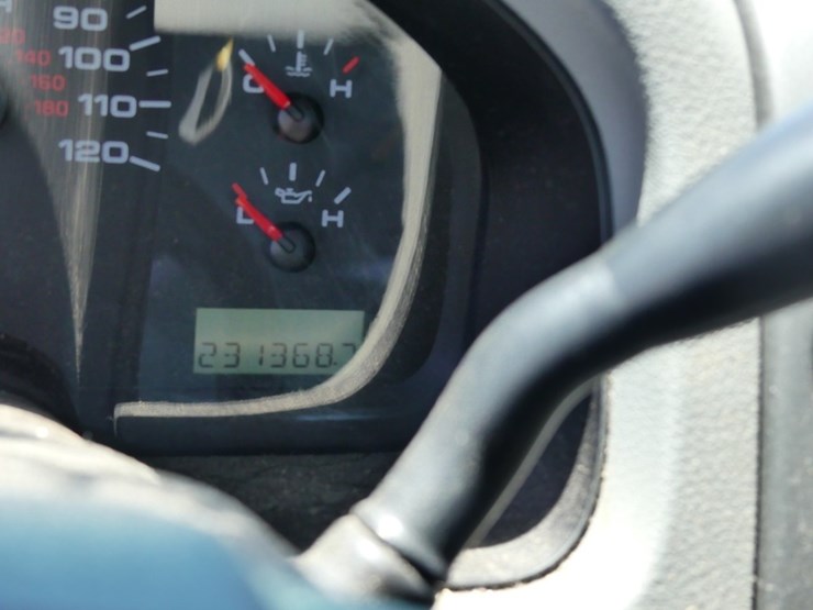 2005-ford-f150-xl-image-13