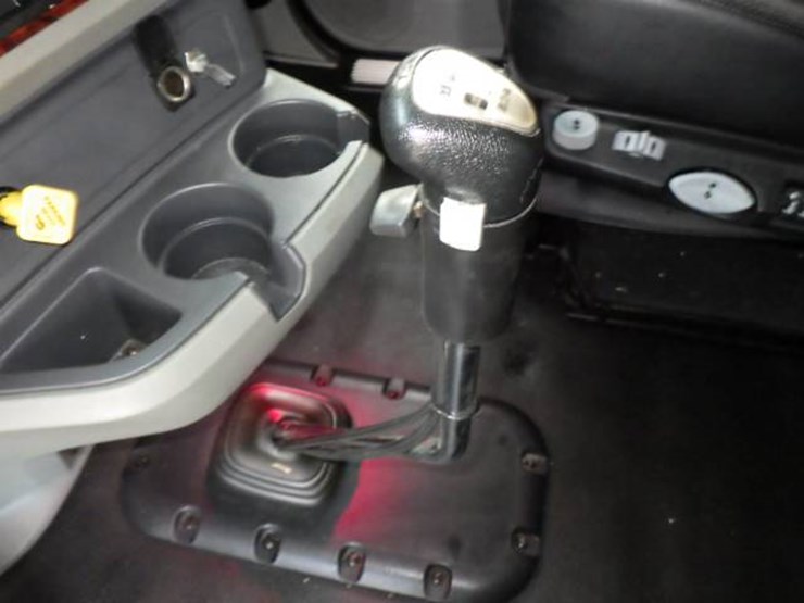 2022-kenworth-w990-image-13