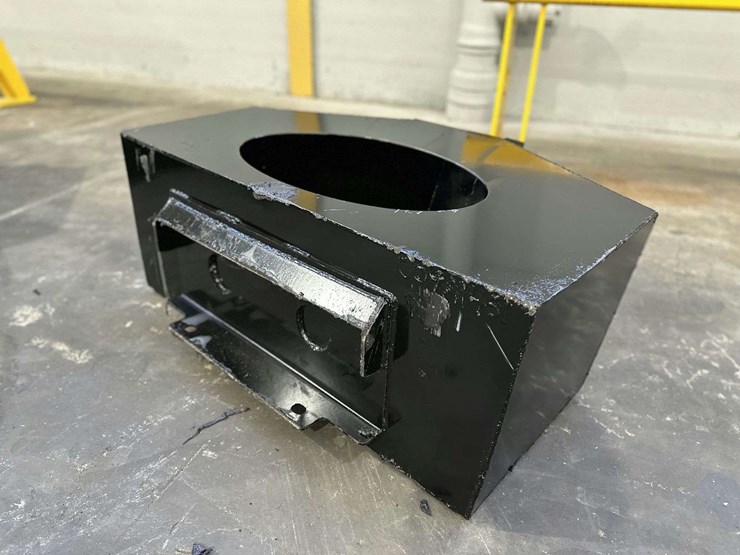 mini-universal-concrete-placement-bucket-image-2