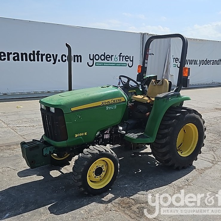 2014 JOHN DEERE 3032E
