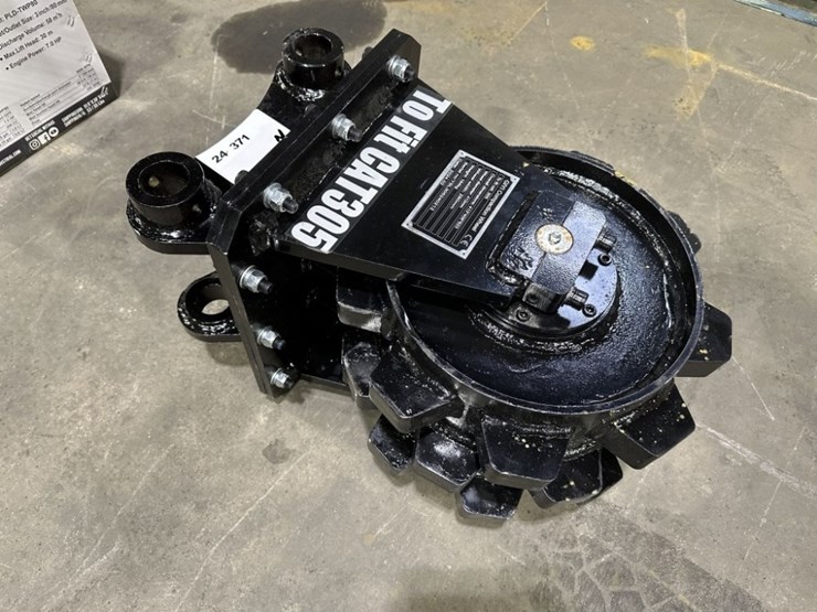 2025-caterpillar-305-image-2