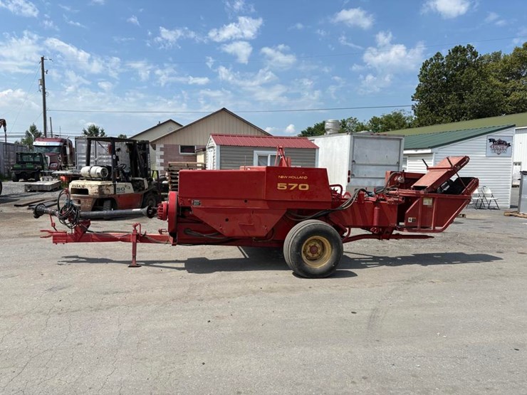 new-holland-570-image-12