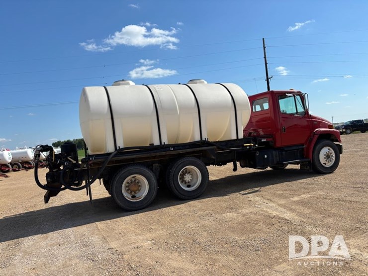 1995-freightliner-fl80-image-17