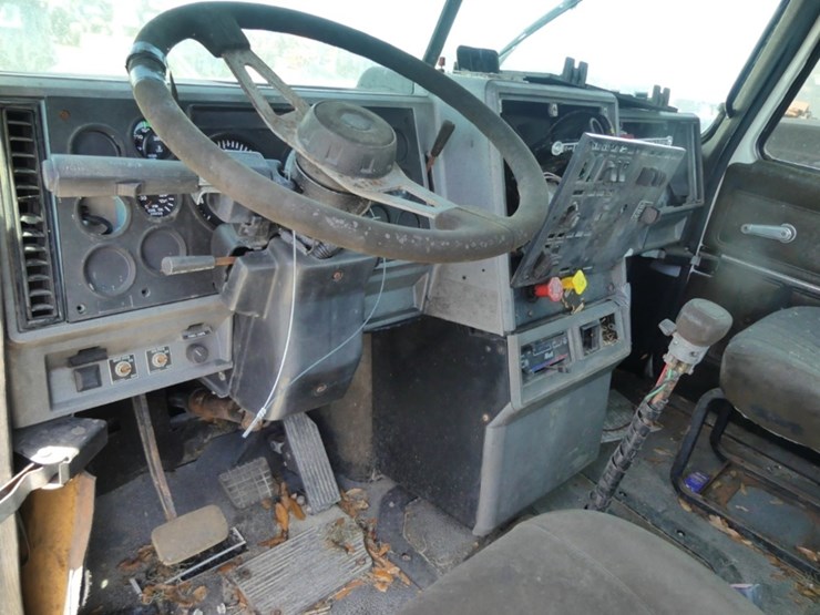 1999-mack-ch613-image-12